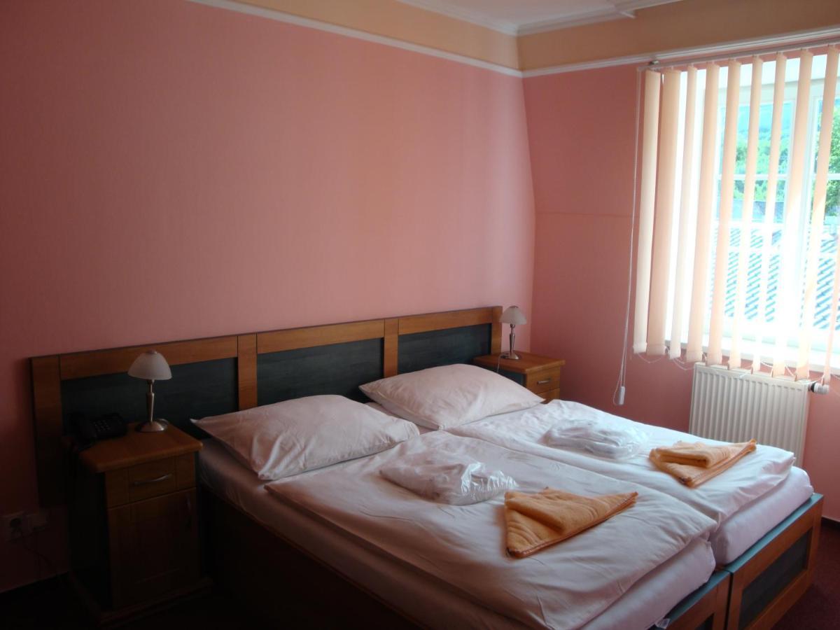 Lazne Evzenie Hotel Klasterec nad Ohri Phòng bức ảnh