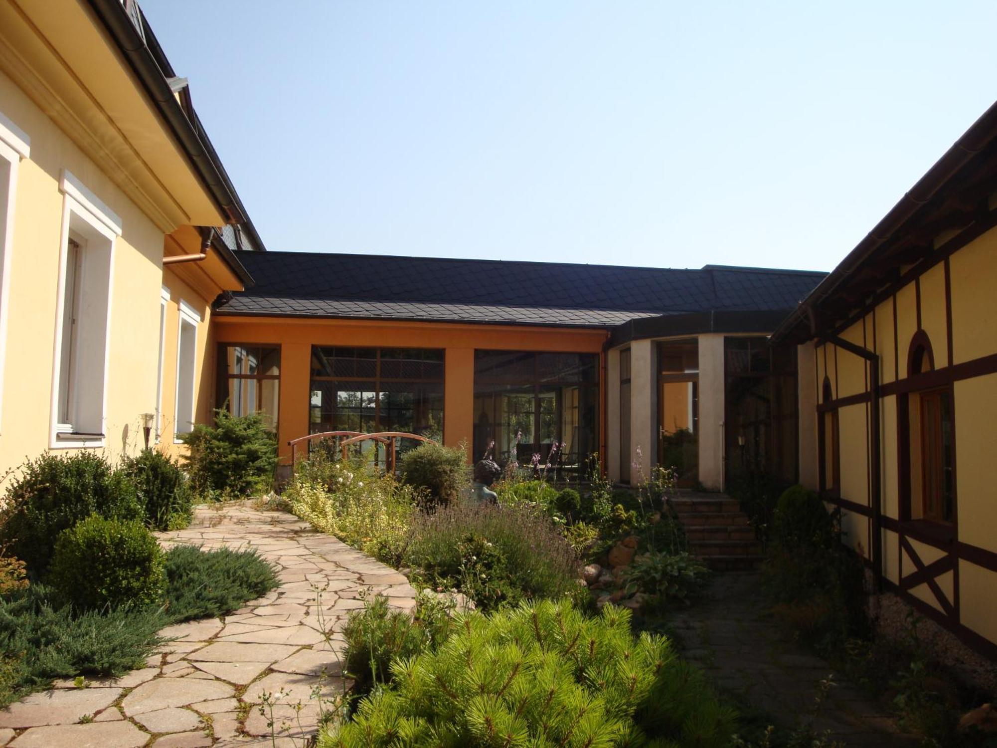 Lazne Evzenie Hotel Klasterec nad Ohri Ngoại thất bức ảnh